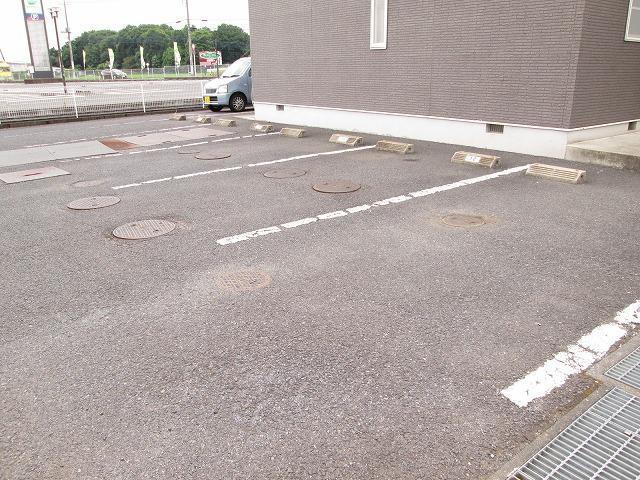 エーデルヴィラ 駐車場