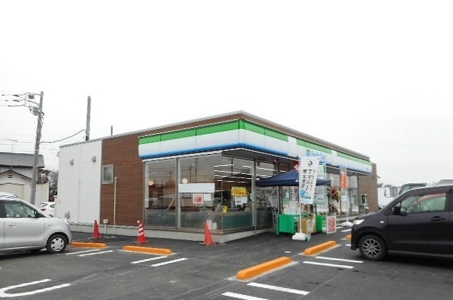 クオレッティＢ ファミリーマート真岡長田店まで700m