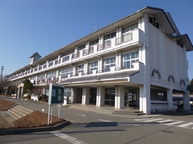 アルカンシェル 真岡西中学校まで890m