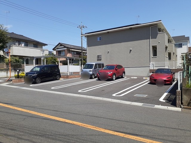 ル・ソレイユ　リリー 駐車場