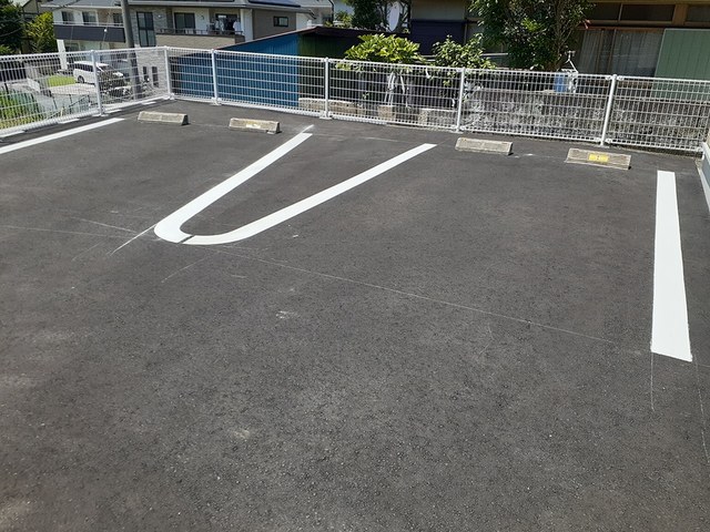 サンワハイツ　ツルタ 駐車場