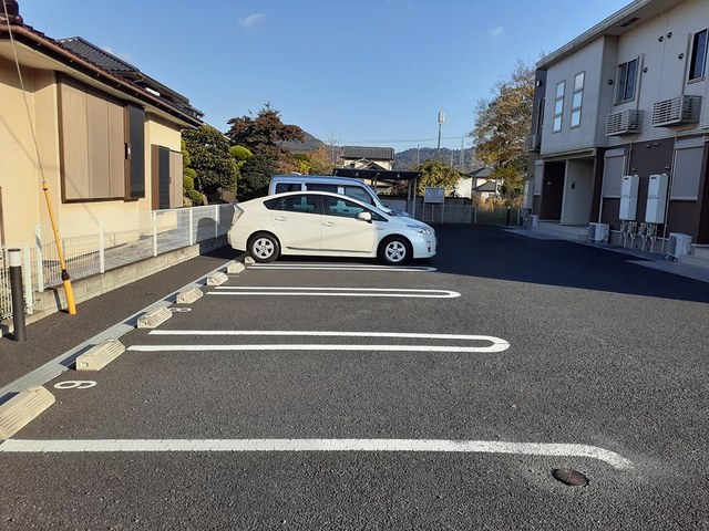 ヴァイデ　リーサ 駐車場
