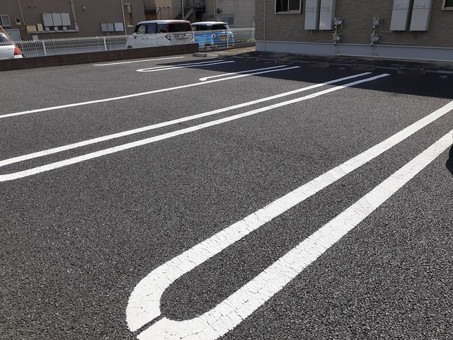 ラフィーシアＡ 駐車場