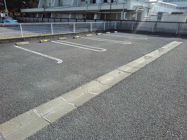 エス・ジョージアＢ 駐車場