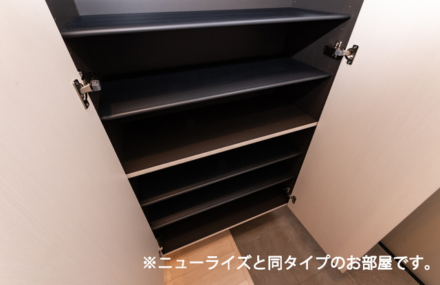 下高間木２丁目アパート 収納