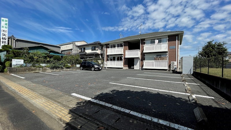　ショード　ファミーユ　 こちらの物件はMODE不動産なら割引対象の１部屋です。