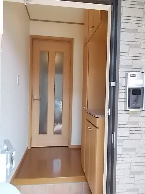 ブリアン・ブローテＤ 玄関
