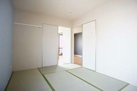 　シルクタウン　Ｃ棟　 こちらの物件はMODE不動産なら割引対象の１部屋です。