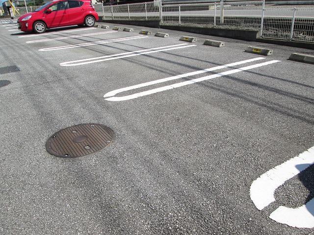 クロシェット 駐車場
