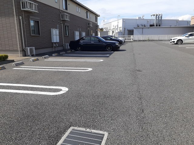 クオレッティＢ 駐車場