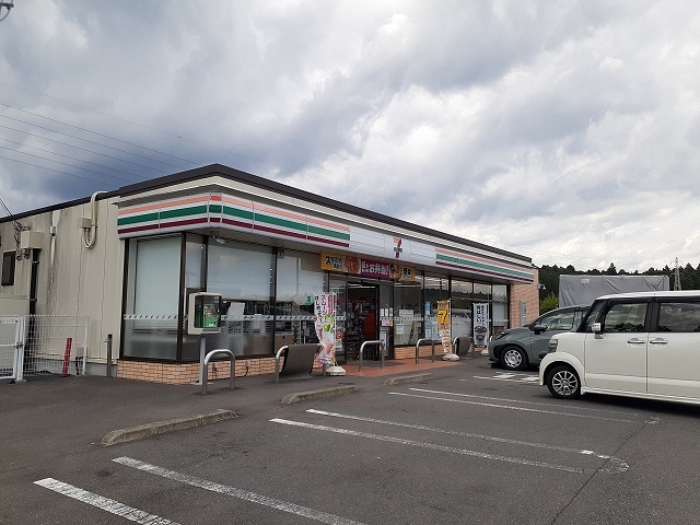 ヴィラ・ソリアードＣ セブンイレブン塩谷田所店まで1400m