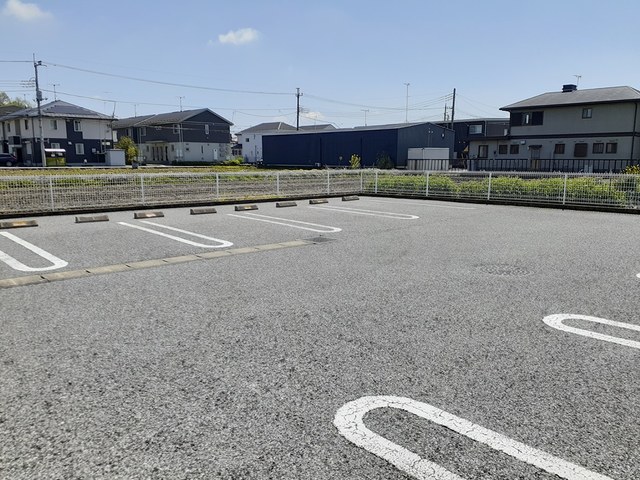 カーサ・ソレアード 駐車場
