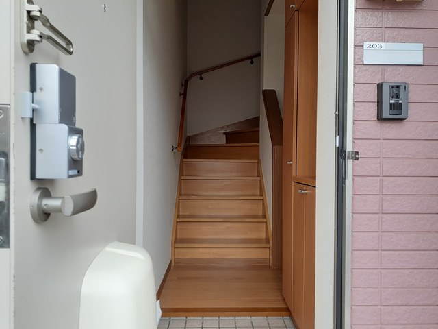 プロムナード　六番館 玄関