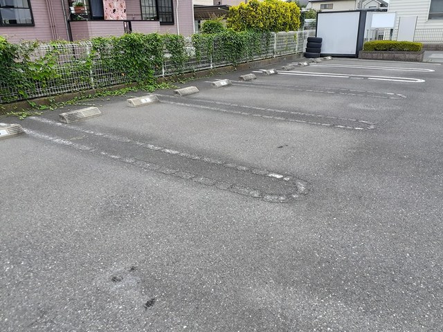 プロムナード　六番館 駐車場