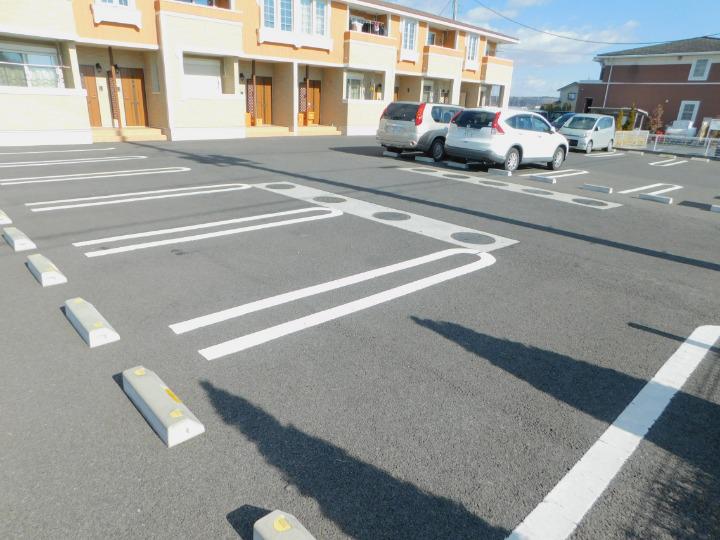 サンリットＣ 駐車場