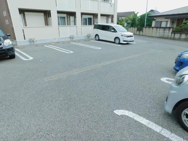 カーサ・ソーレ 駐車場