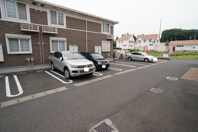 アザレア　弐番館 駐車場