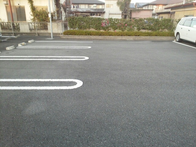 カーサ　ソレアード 駐車場