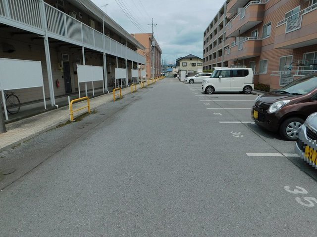 ニューエルディム御幸ヶ原Ｂ 駐車場