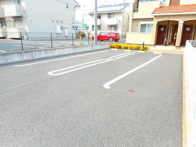 アオーラ・Ｍ 駐車場