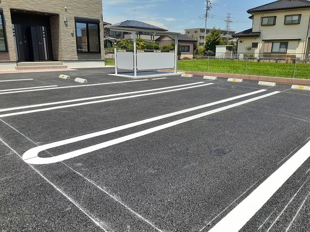 ポテトハイムＤ 駐車場