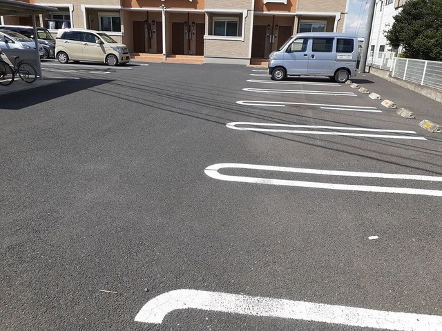 メゾン・ストリート 駐車場