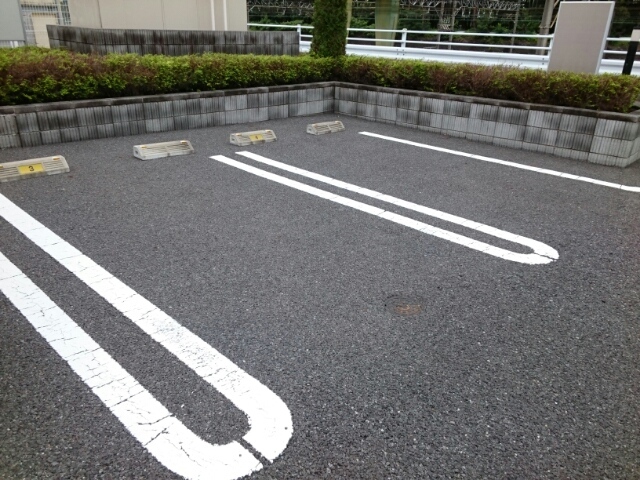 ラ・フランセ下古山Ａ 駐車場