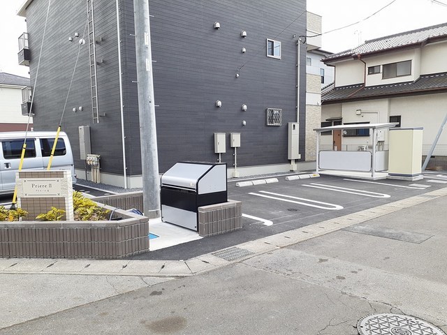 プリエールⅡ 駐車場