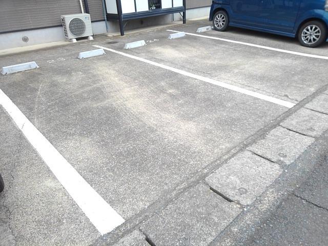 アビーロードＡ 駐車場